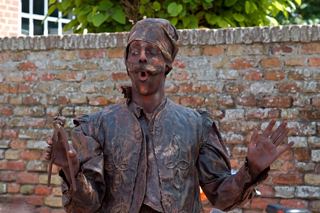 domburg living statue levend standbeeld evenement event festival festiviteit kunst art straatkunst streetart artiest beeld beeldhouwwerk sculpture sculptuur